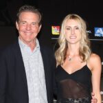 Dennis Quaid, 71, como partes incomuns em Laura Savoie, 32, casamento