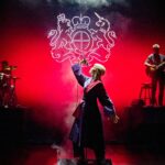 Rosamund Pike comanda a plataforma para ‘interromper’ as primeiras imagens (exclusivas)