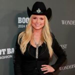 Miranda Lambert tem uma resposta qaky no guarda -roupa no palco