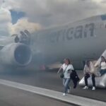 Os pilotos seguram o avião após um incêndio em Denver, vídeo