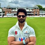 Shahid Kapoor acende luzes com seu amor pelo críquete