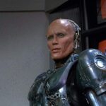 Essa razão de furo foi demitida de Robcop (apenas para ser devolvida)
