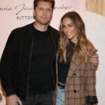 JANA KRAMER: Isso não é um marido no aplicativo de namoro! Eu realmente acredito nisso!