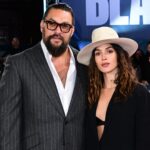Adria Arjon está segurando uma olhada em alguém que parece "Aparecer e grátis" Kamoon Momoa