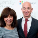 Jeff Bezos, MM Jacklyn, morreu em 78