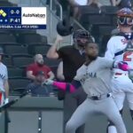 Seattle Marines Rock Row Row Rhe Pitcher durante o jogo, Vídeo selvagem