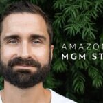 Cristão sênior para o gerente geral de vendas no Amazon MGM Standios