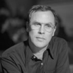 Robert Wilson, que ultrapassa um limite e o diretor de viagens com Philip, Tom’s Glass esperando, e Lady Die, morre em 83