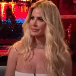 Kim Zolciaek: Ok, como, eu sou o ladrão de dinheiro de uma garota!