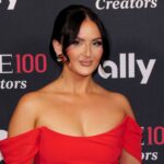 Tiktoker Mikayla estava pensando que o boob trabalhava para "Flácido" Seios