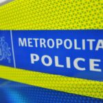 A BBC chama a língua policial diretamente de fato que muitas semanas antes da nova temporada